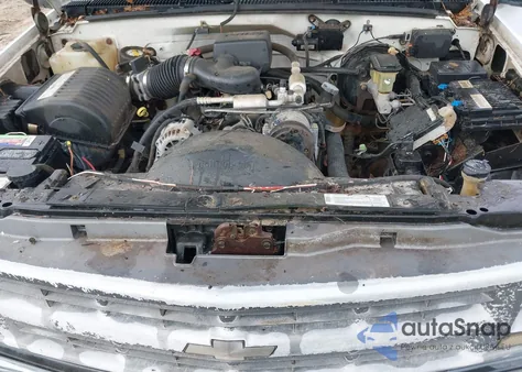 1998 Chevrolet K2500 Fleetside from USA, damaged, VIN 1GCGK29R2WE162374